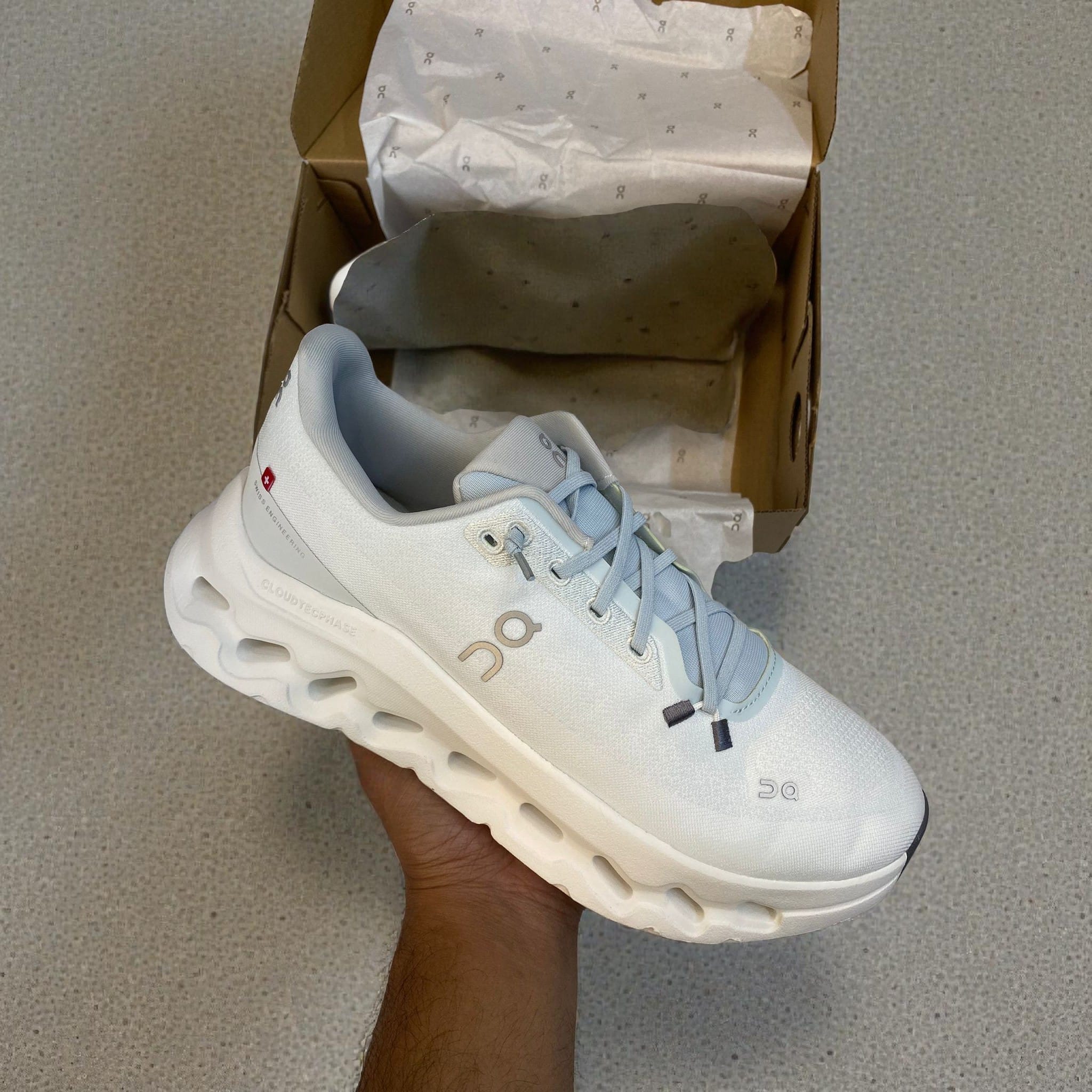 ON CLOUD TILT FULL WHITE